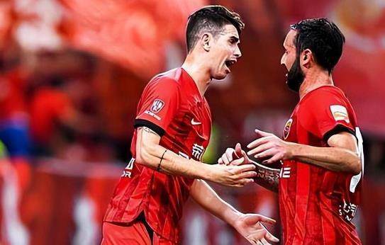 世界杯直播-【中超】奥斯卡巴尔加斯破门 海港2比0蓉城继续第二