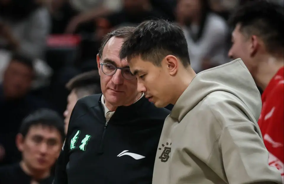 NBA直播-又是3连败！8胜10负杨鸣陷入危机，辽蜜暴怒：每年去欧洲考察些啥